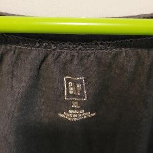 Gap short sleeve charcoal gray